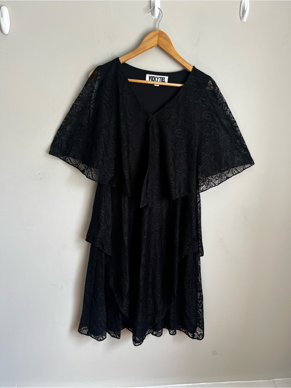 VickyTiel Black Lace Tiered Flutter Sleeve Dress